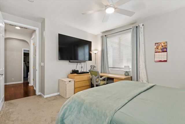 10065 Waterfield Dr, Elk Grove, CA 95757