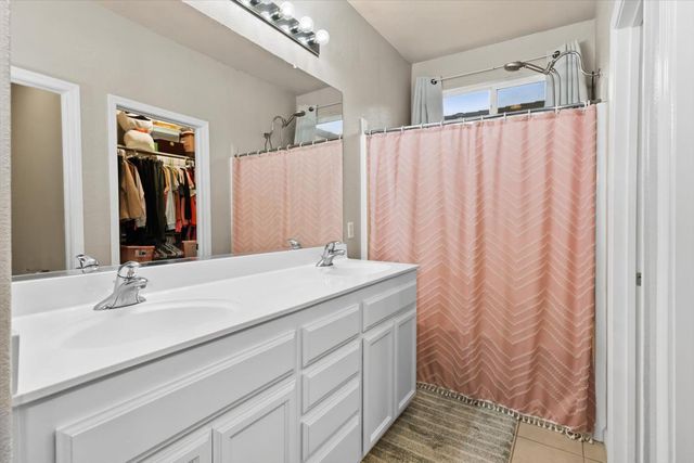 10065 Waterfield Dr, Elk Grove, CA 95757