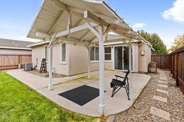 10065 Waterfield Dr, Elk Grove, CA 95757