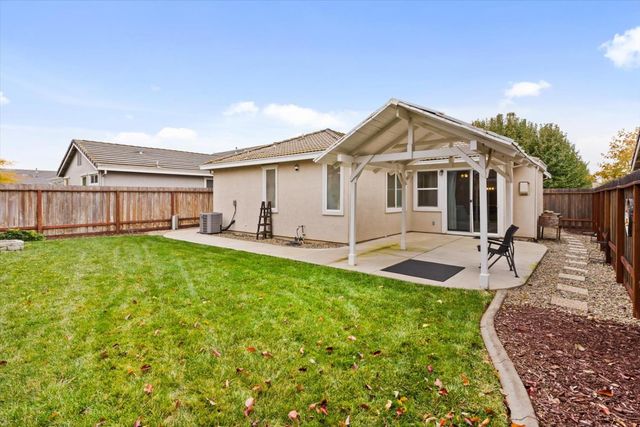 10065 Waterfield Dr, Elk Grove, CA 95757