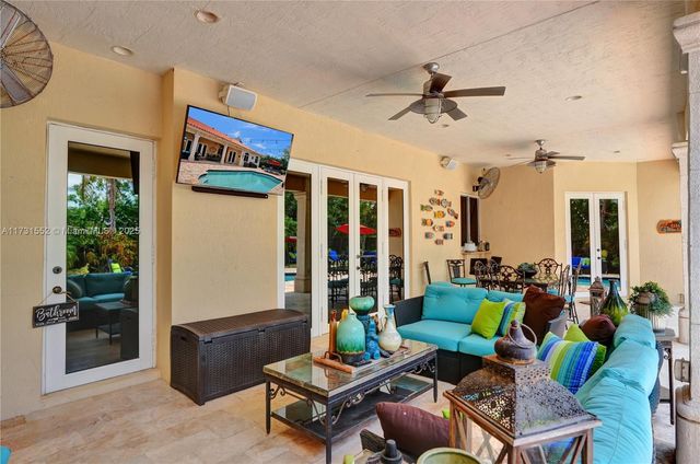 15210 SW 74th Ct, Palmetto Bay, FL 33157