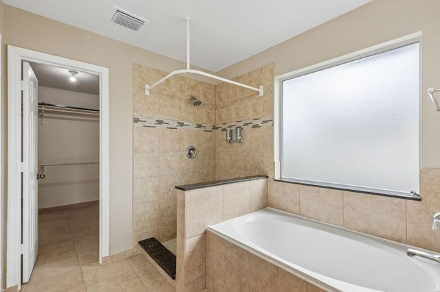 5811 Village Grove Drive, Pearland, TX 77581