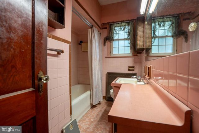 1466 E SHERMAN AVE, Vineland, NJ 08361