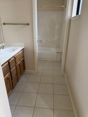 4883 El Cid, Rocklin, CA 95677