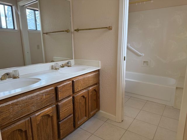 4883 El Cid, Rocklin, CA 95677