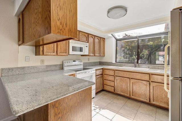 4883 El Cid, Rocklin, CA 95677