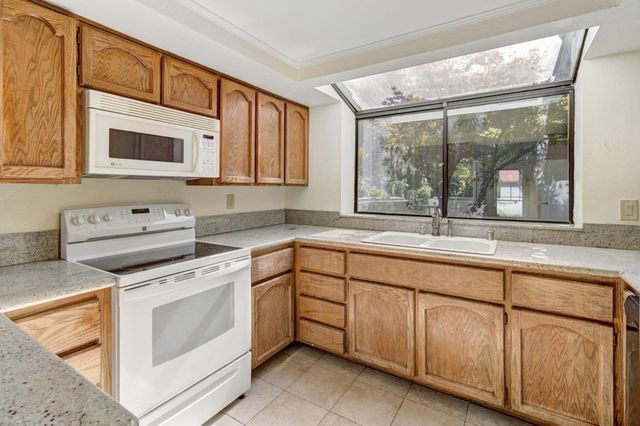 4883 El Cid, Rocklin, CA 95677