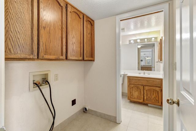 4883 El Cid, Rocklin, CA 95677