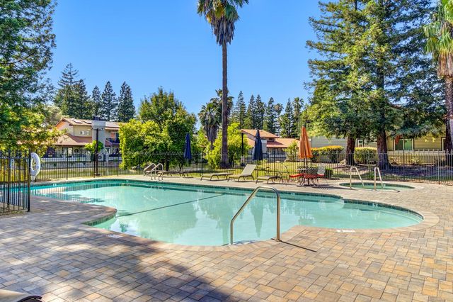 4883 El Cid, Rocklin, CA 95677