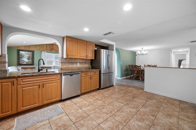 5130 VICTORIA LANE, Holiday, FL 34690