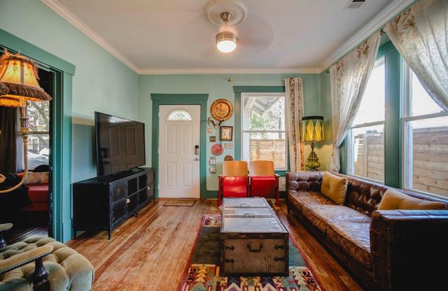 914 Snover Street, Houston, TX 77007