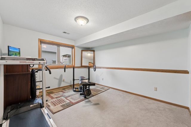 8528 Flamingo Drive, Chanhassen, MN 55317