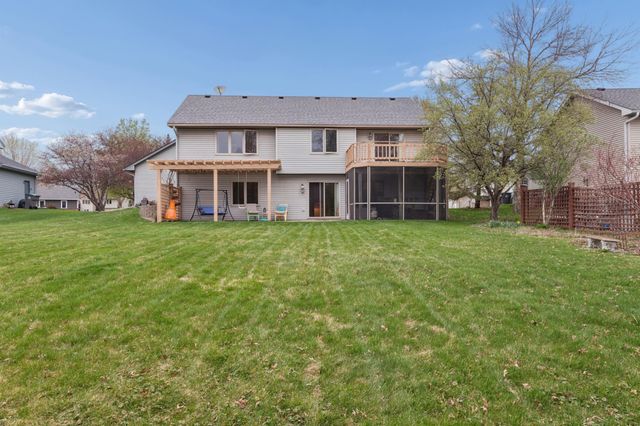 8528 Flamingo Drive, Chanhassen, MN 55317