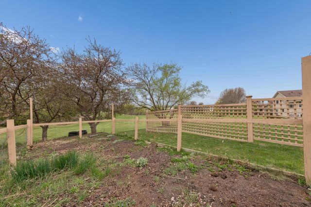 8528 Flamingo Drive, Chanhassen, MN 55317