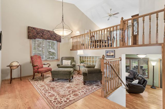 8528 Flamingo Drive, Chanhassen, MN 55317