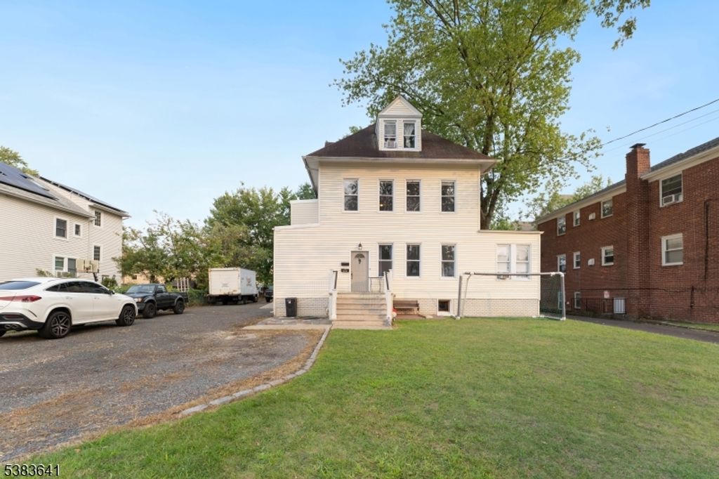 74 Burnett Ave 2, Maplewood Twp., NJ 07040