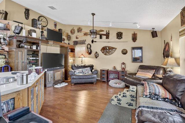 13641 SW 17th Ct, Miramar, FL 33027