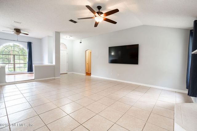 1676 GLEN LAUREL Drive, Middleburg, FL 32068