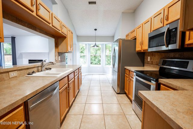 1676 GLEN LAUREL Drive, Middleburg, FL 32068
