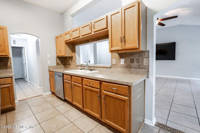 1676 GLEN LAUREL Drive, Middleburg, FL 32068