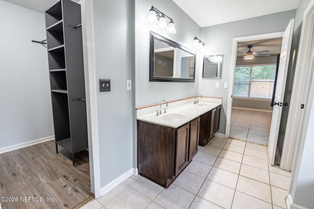 1676 GLEN LAUREL Drive, Middleburg, FL 32068