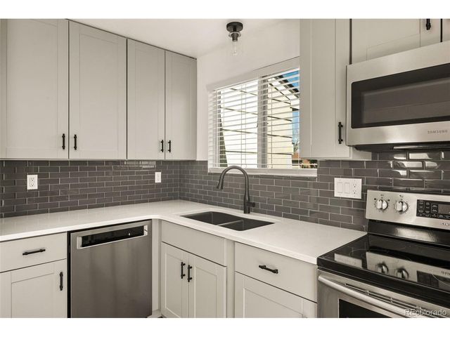 5594 S Zang St, Littleton, CO 80127