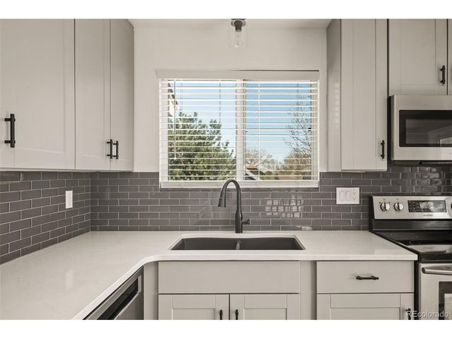 5594 S Zang St, Littleton, CO 80127