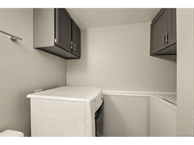 5594 S Zang St, Littleton, CO 80127