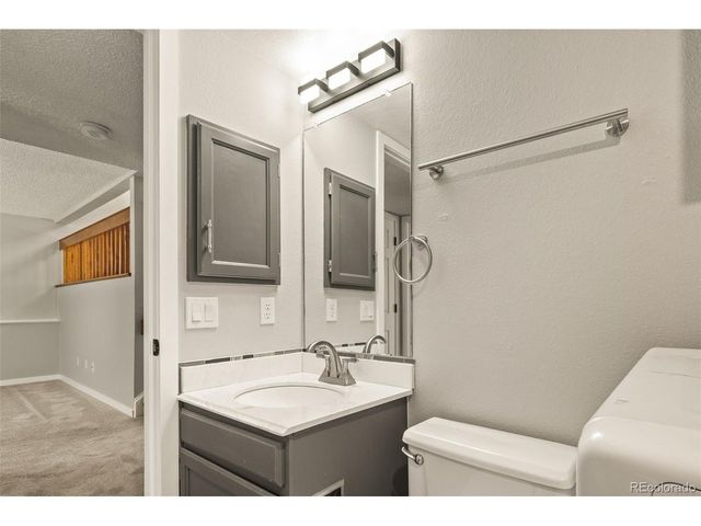 5594 S Zang St, Littleton, CO 80127