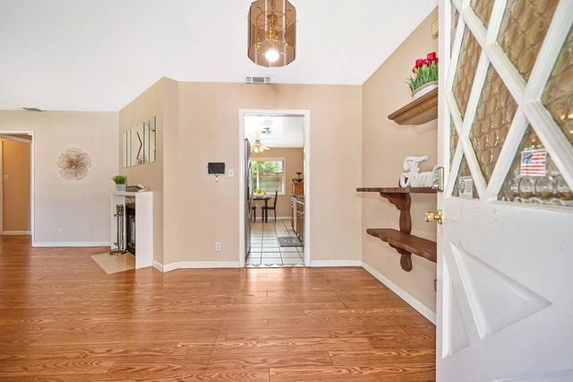 6409 Larry Way, North Highlands, CA 95660