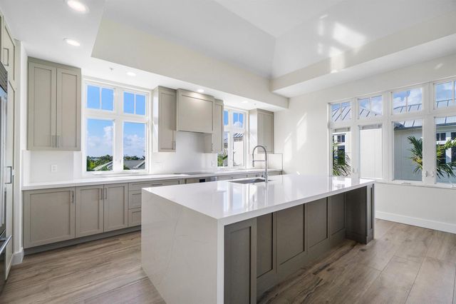178 Lake Drive 4101, Palm Beach Shores, FL 33404