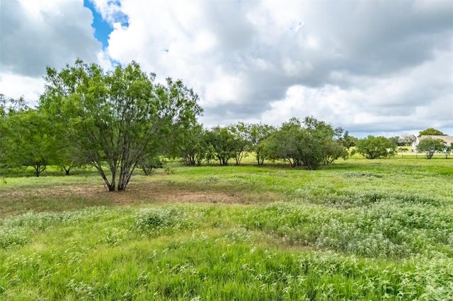 5485 County Road 249 WAY, Gonzales, TX 78629
