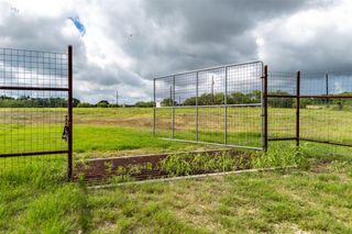 5485 County Road 249 WAY, Gonzales, TX 78629