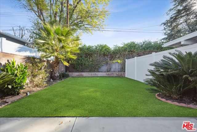 9728 Kessler Avenue, Chatsworth (los Angeles), CA 91311