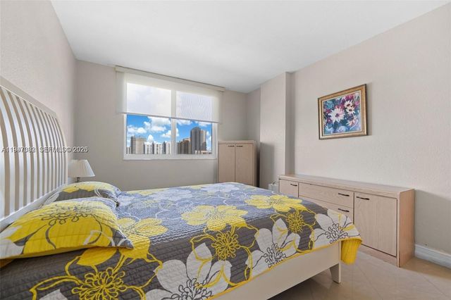 300 Bayview Dr 1707, Sunny Isles Beach, FL 33160