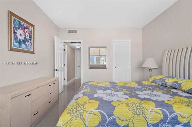 300 Bayview Dr 1707, Sunny Isles Beach, FL 33160