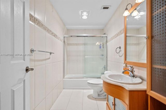 300 Bayview Dr 1707, Sunny Isles Beach, FL 33160