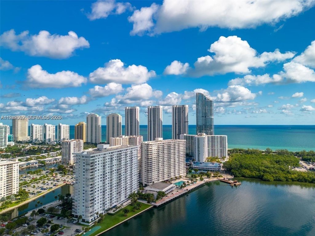 300 Bayview Dr 1707, Sunny Isles Beach, FL 33160