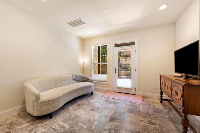 1215 Haven LN 102, Georgetown, TX 78626