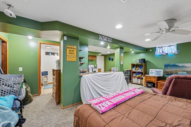 38804 8th Avenue, North Branch, MN 55056