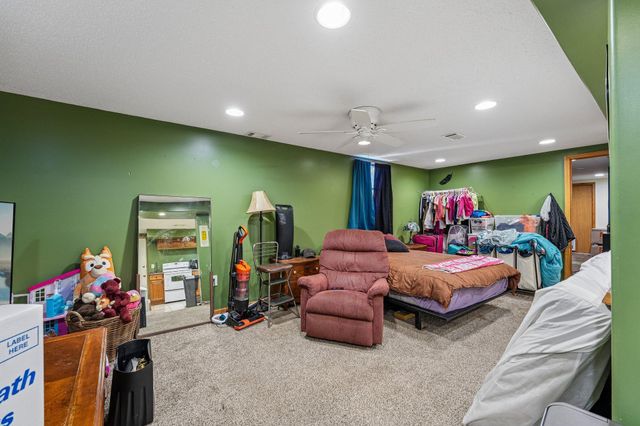 38804 8th Avenue, North Branch, MN 55056