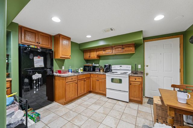 38804 8th Avenue, North Branch, MN 55056
