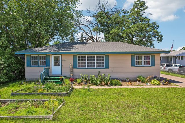 38804 8th Avenue, North Branch, MN 55056