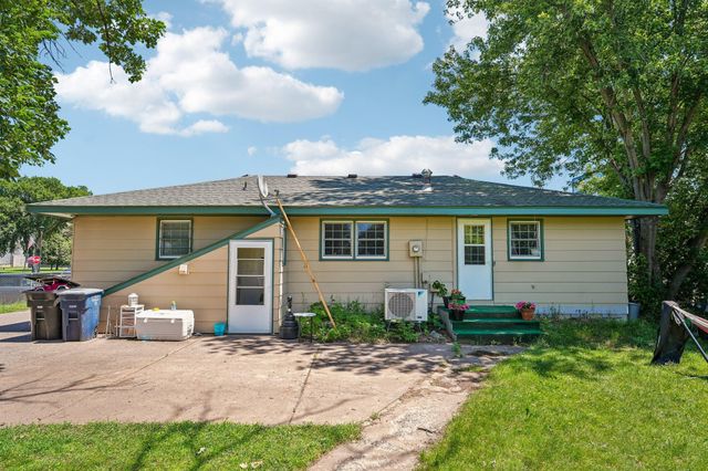 38804 8th Avenue, North Branch, MN 55056