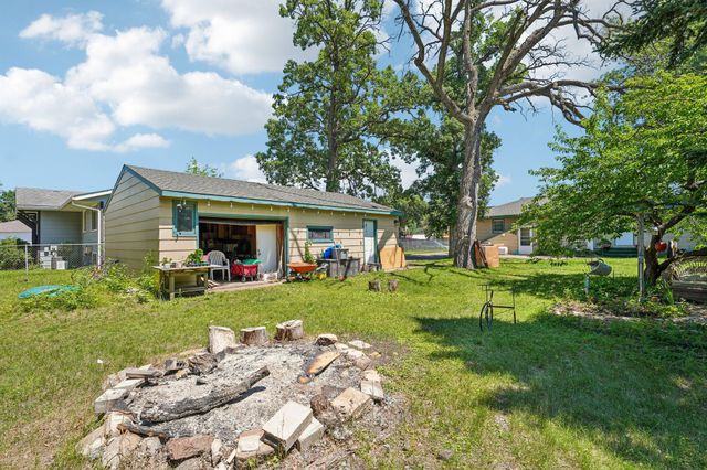 38804 8th Avenue, North Branch, MN 55056