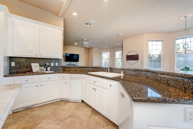 100 Englehart Dr, Folsom, CA 95630