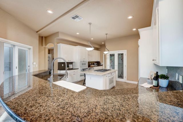 100 Englehart Dr, Folsom, CA 95630