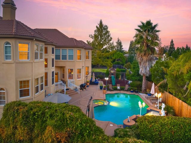 100 Englehart Dr, Folsom, CA 95630