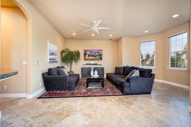 100 Englehart Dr, Folsom, CA 95630