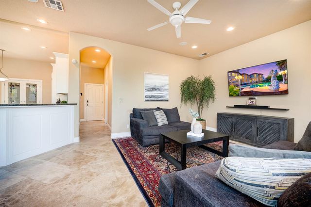 100 Englehart Dr, Folsom, CA 95630